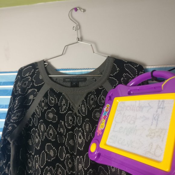 Marc by Marc Jacobs Animal Print Long Sleeve Raglan Crewneck Ribbed Knit Sweater - Picture 7 of 7